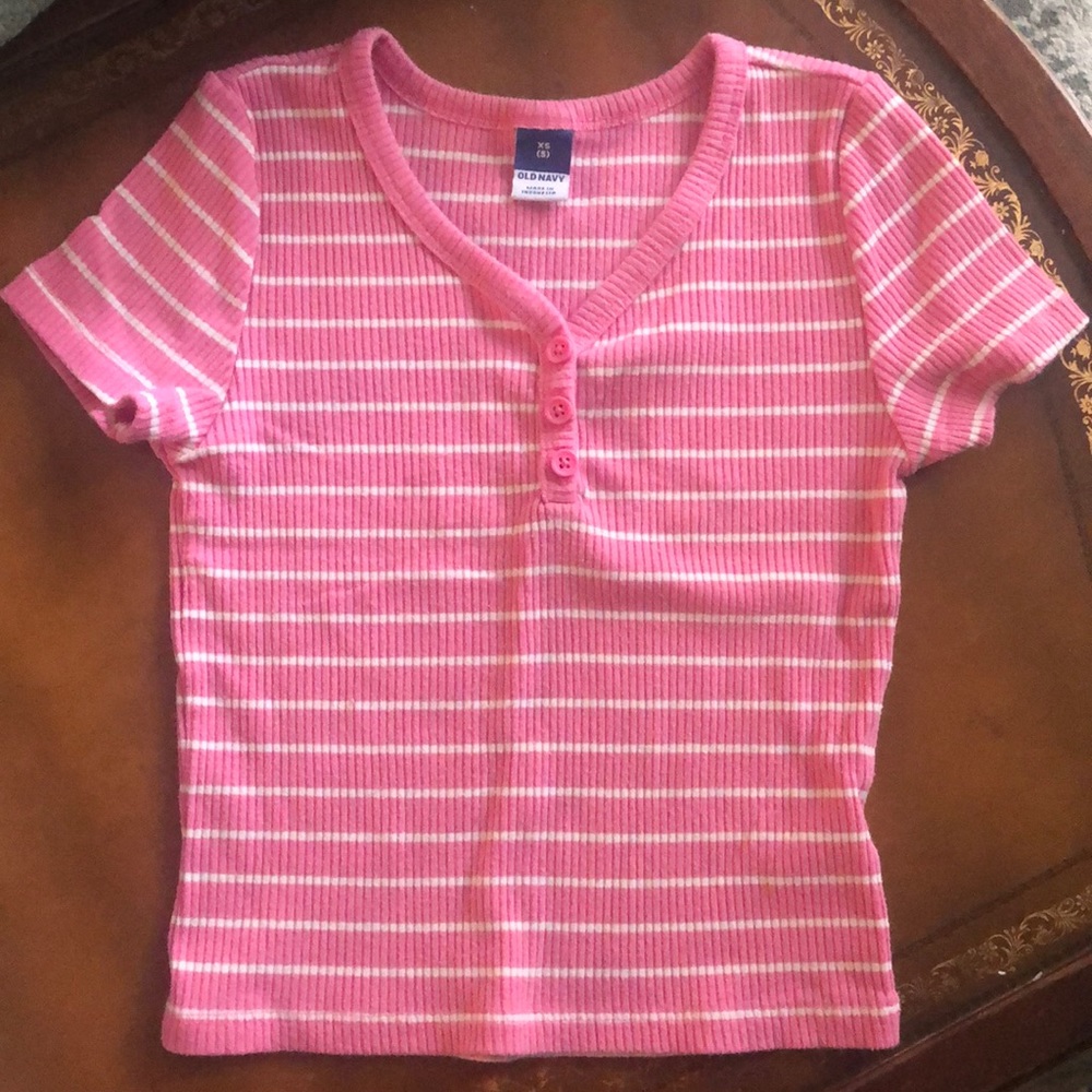 Old navy pink and white tshirt